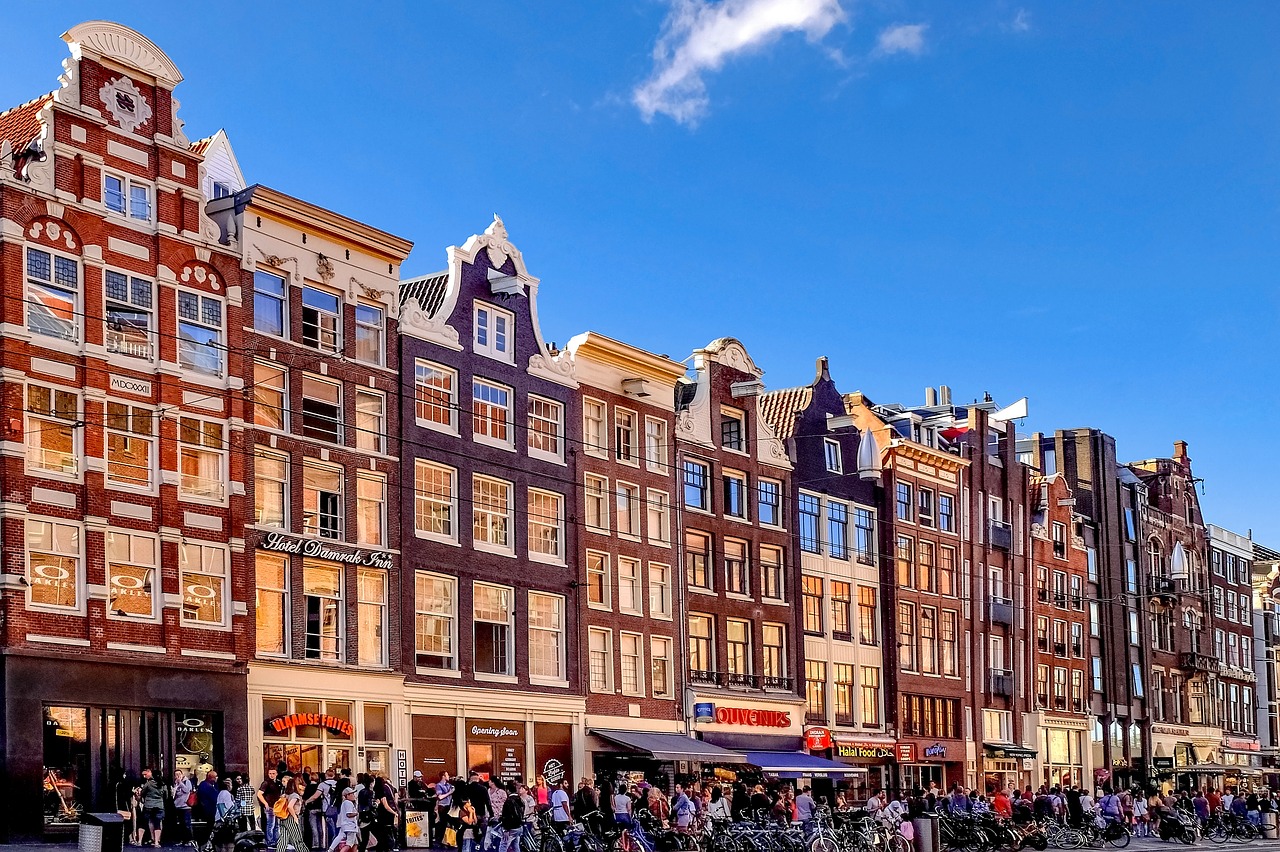 Weer Amsterdam per uur met online buien radar en weersverwachting.